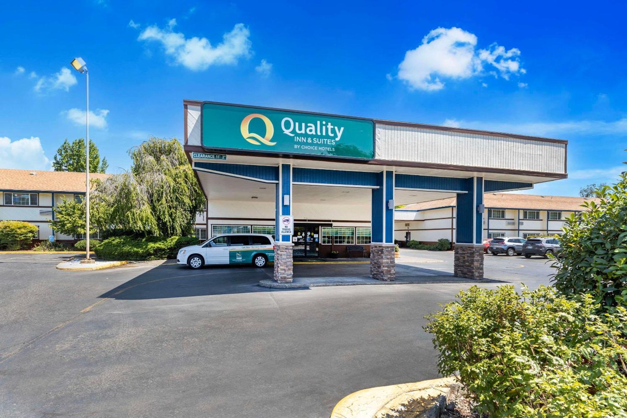 Quality Inn & Suites Medford Airport Exterior foto